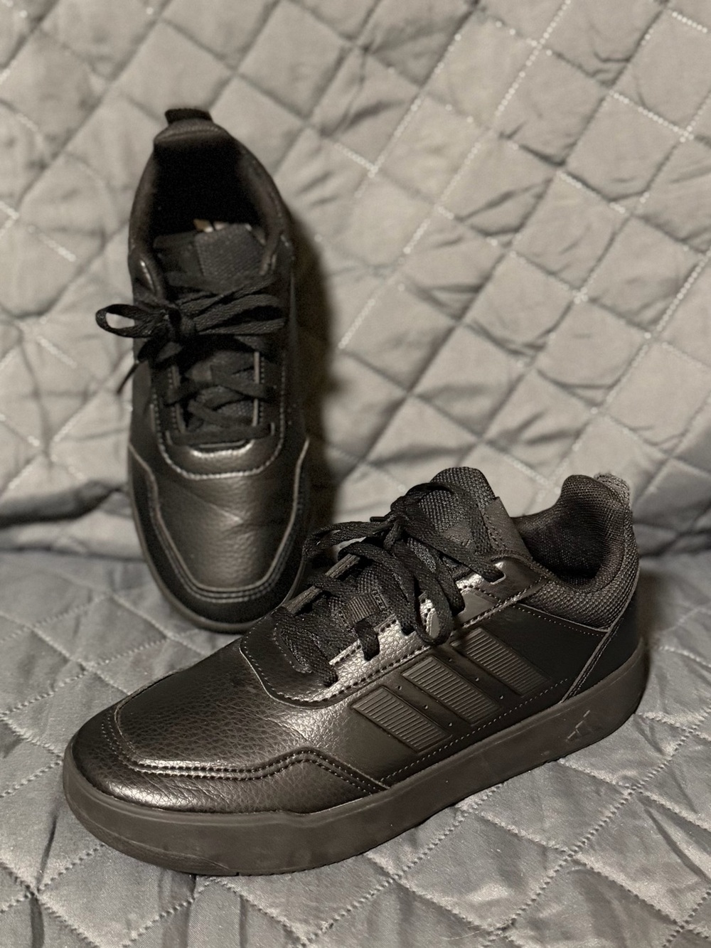 Adidas Tensaur Sport 3.0 K Trainers in the core black colorway boys size 5